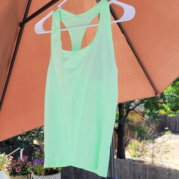 Lot of 3 Fabletics Tank Tops - Picture 7 of 8